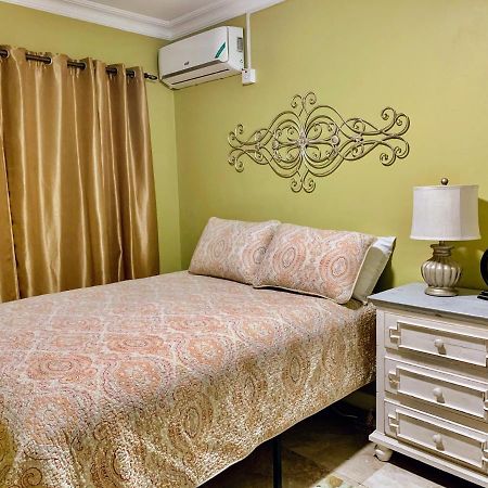 Bella Vista Villa Кингстън Екстериор снимка