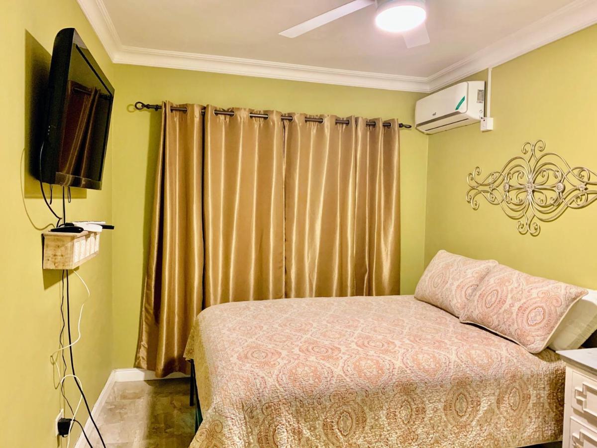 Bella Vista Villa Кингстън Екстериор снимка