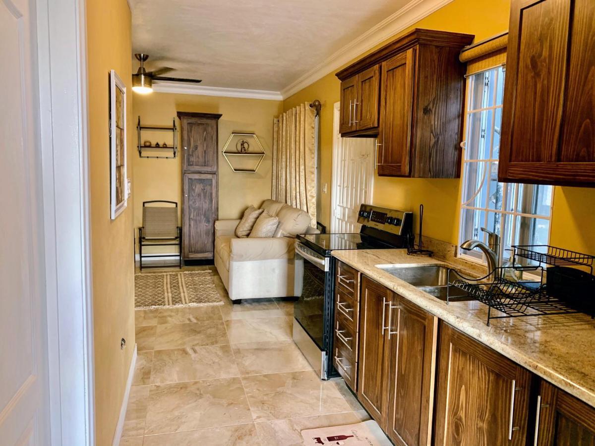 Bella Vista Villa Кингстън Екстериор снимка