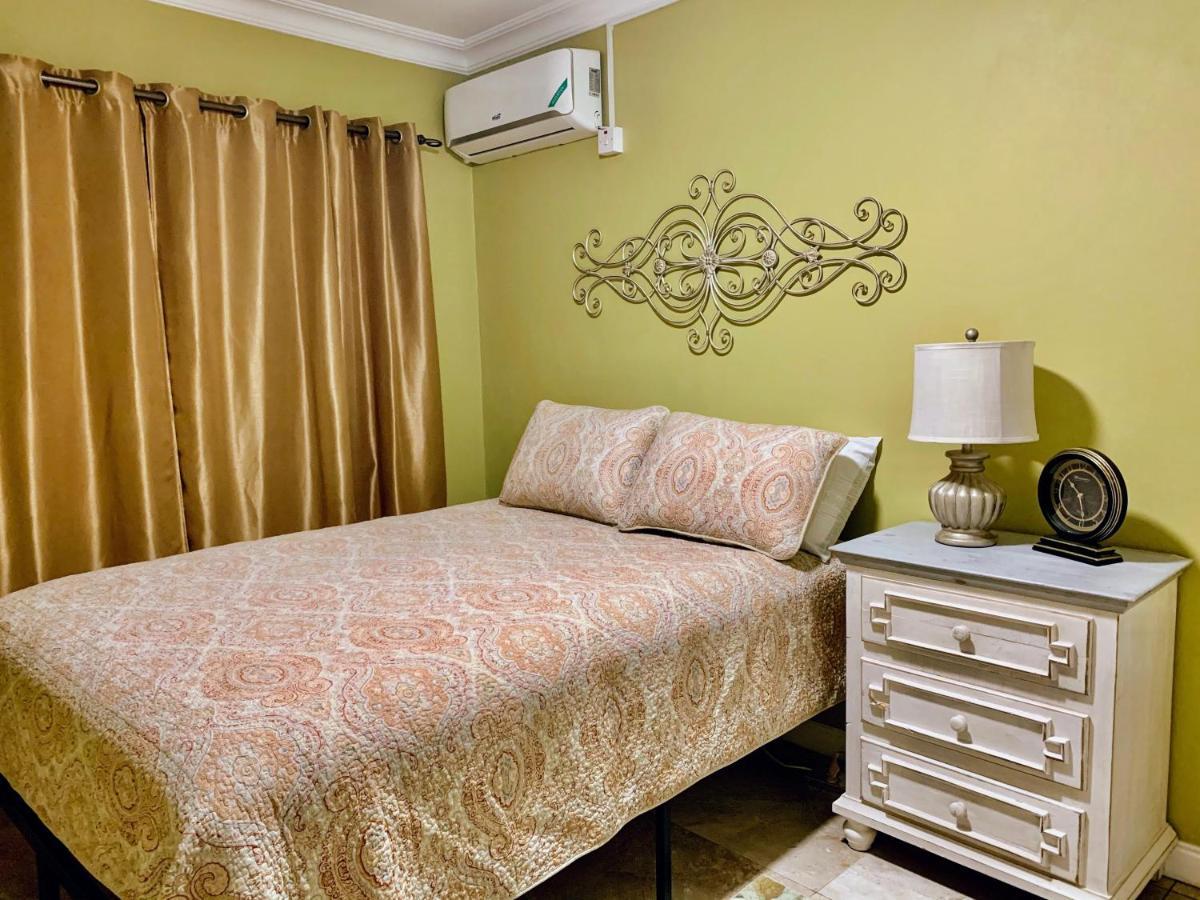 Bella Vista Villa Кингстън Екстериор снимка
