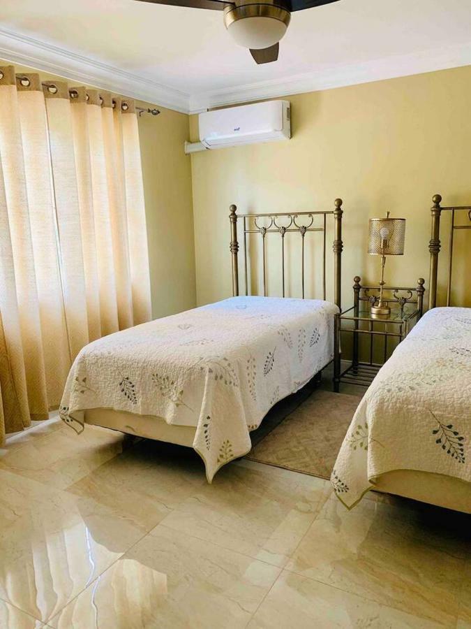 Bella Vista Villa Кингстън Екстериор снимка