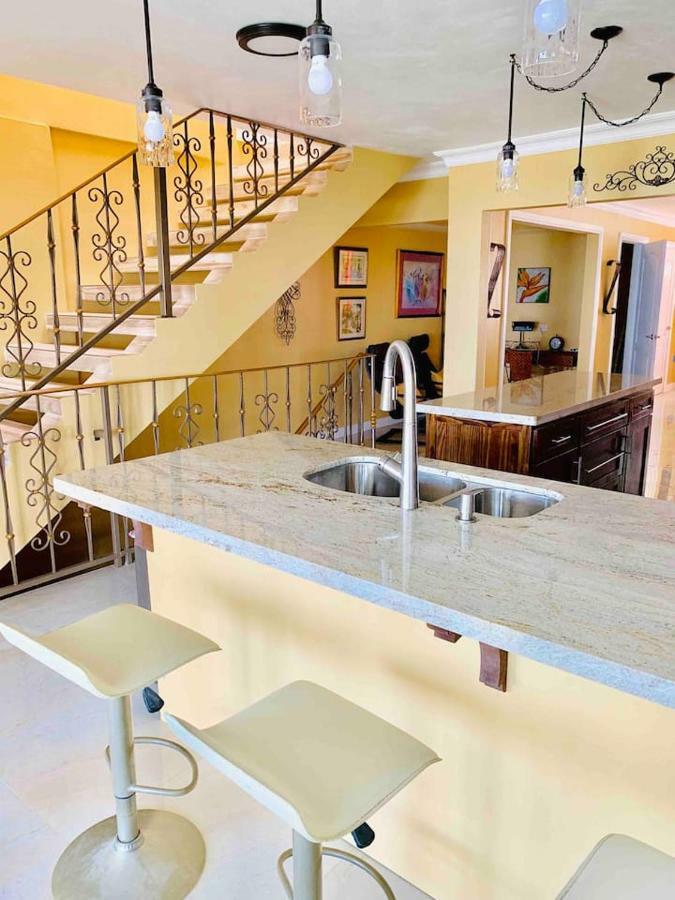 Bella Vista Villa Кингстън Екстериор снимка